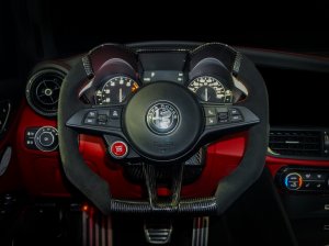Alfa Romeo Giulia Custom Steering Wheel - Carbon Fiber - F1 Style - QV Models